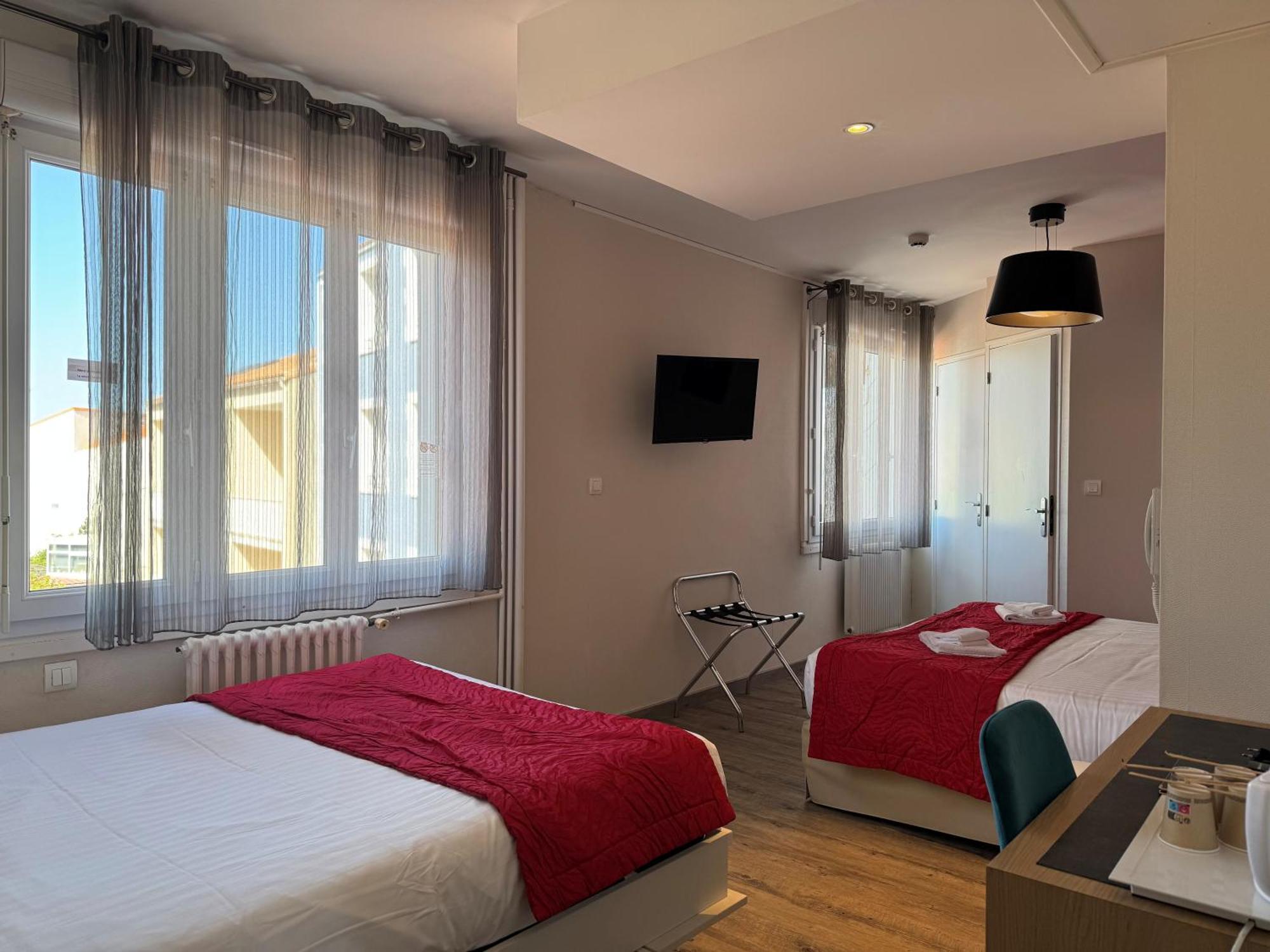 Hotel Calme Des Pins & Spa Ле-Сабль-д’Олон Экстерьер фото